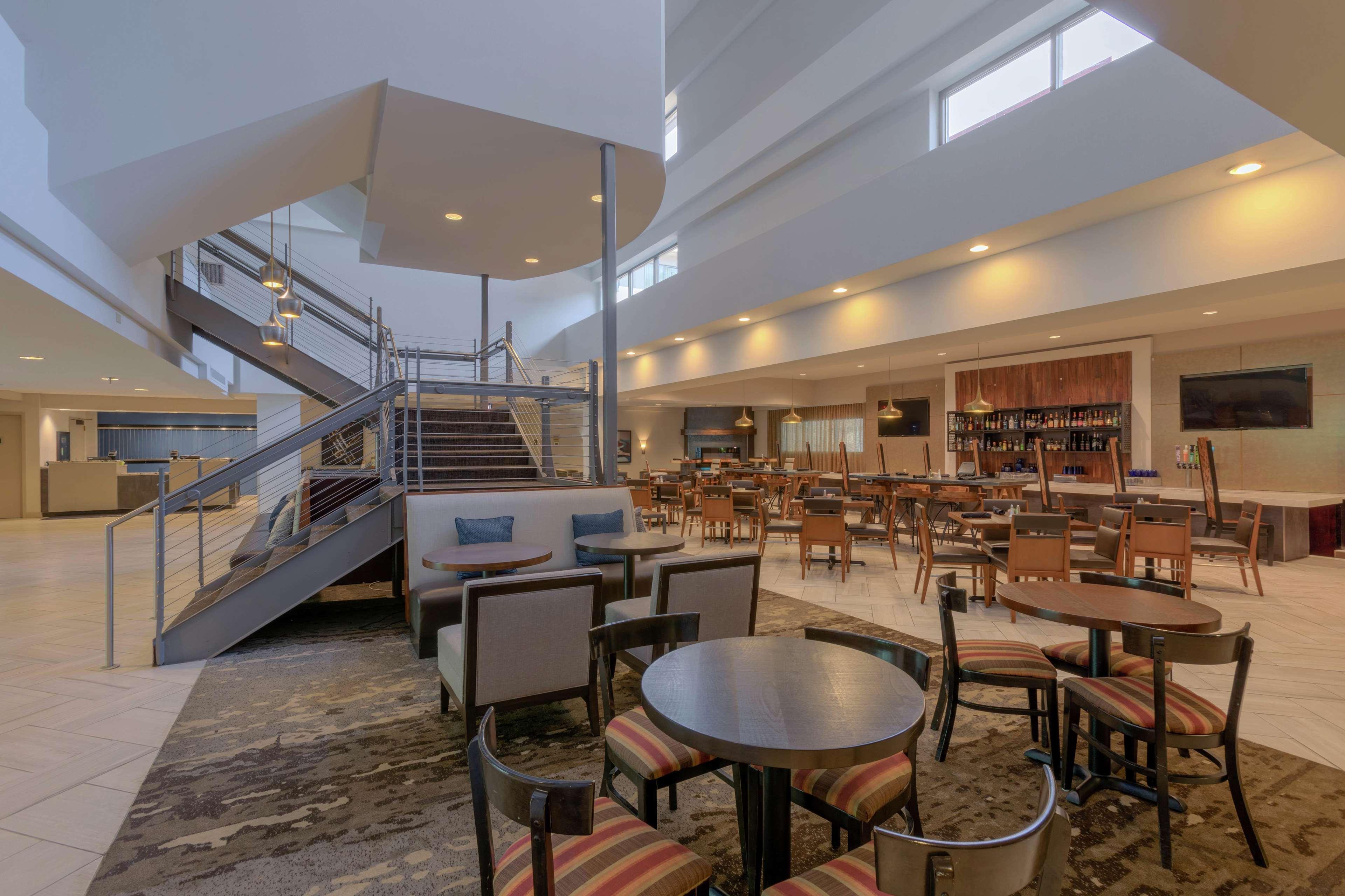 Doubletree Suites By Hilton Nashville Airport Екстер'єр фото