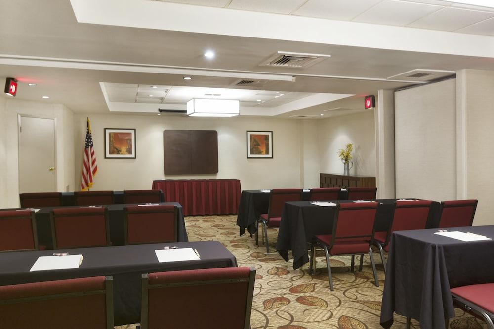 Doubletree Suites By Hilton Nashville Airport Екстер'єр фото
