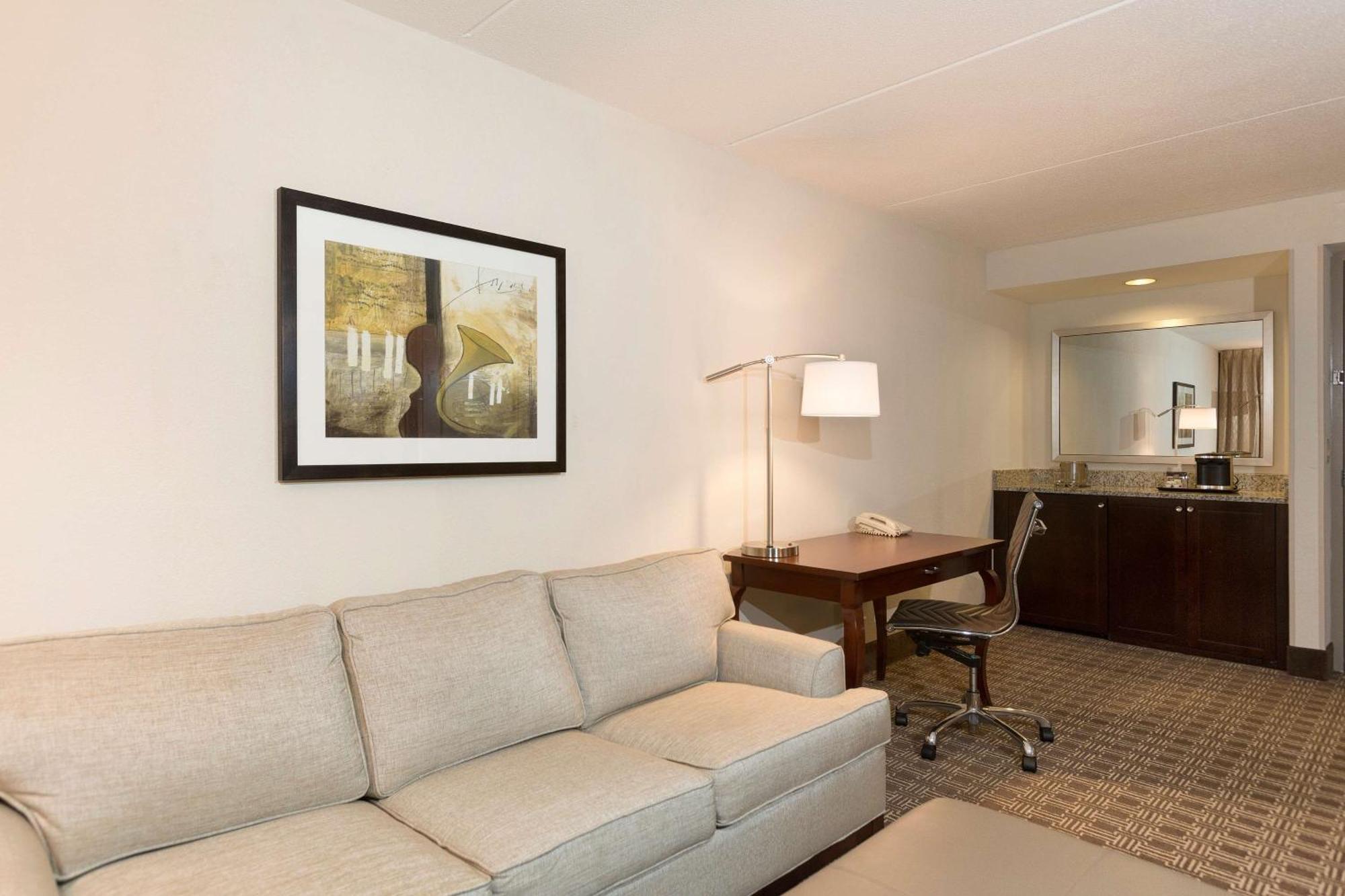 Doubletree Suites By Hilton Nashville Airport Екстер'єр фото