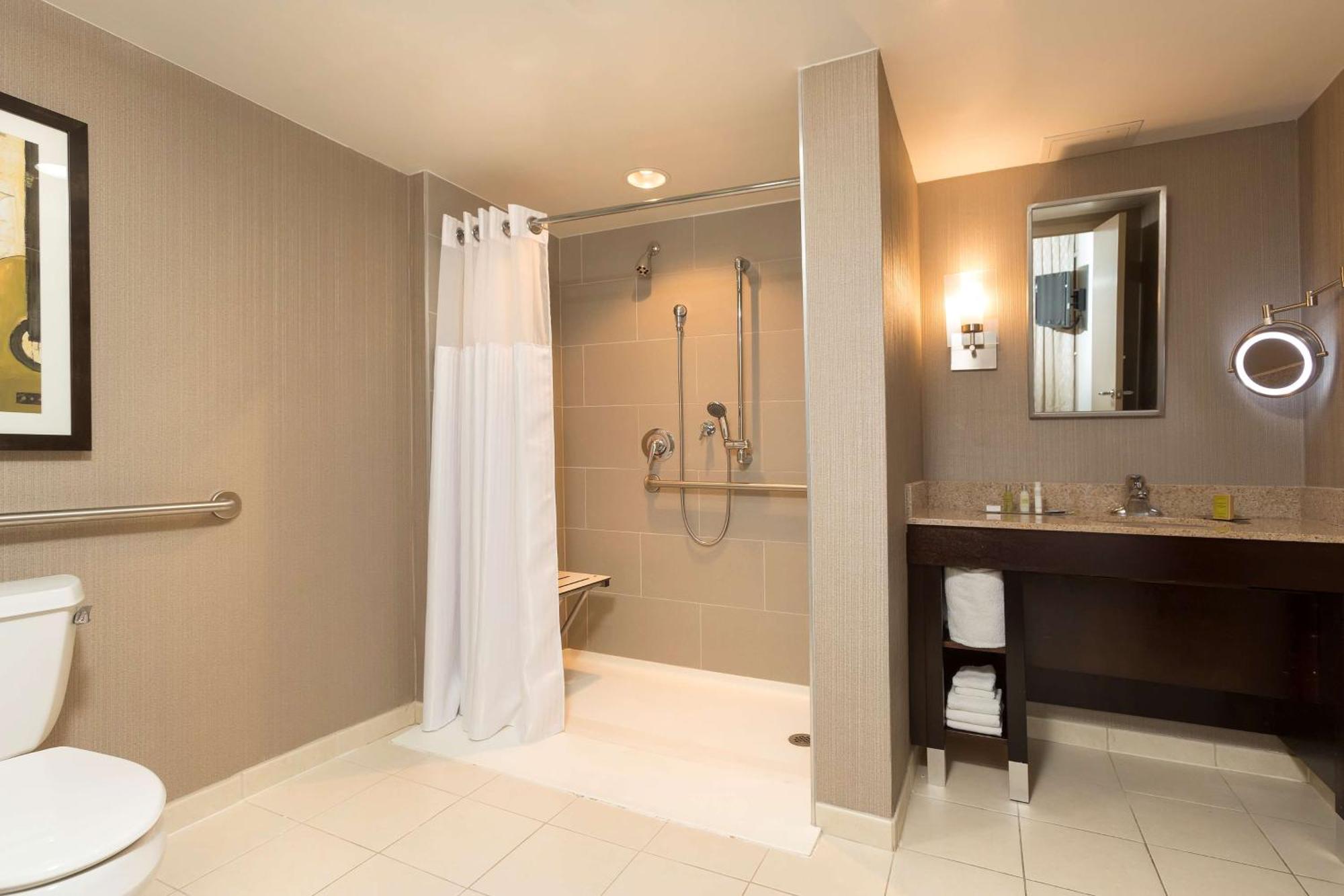 Doubletree Suites By Hilton Nashville Airport Екстер'єр фото