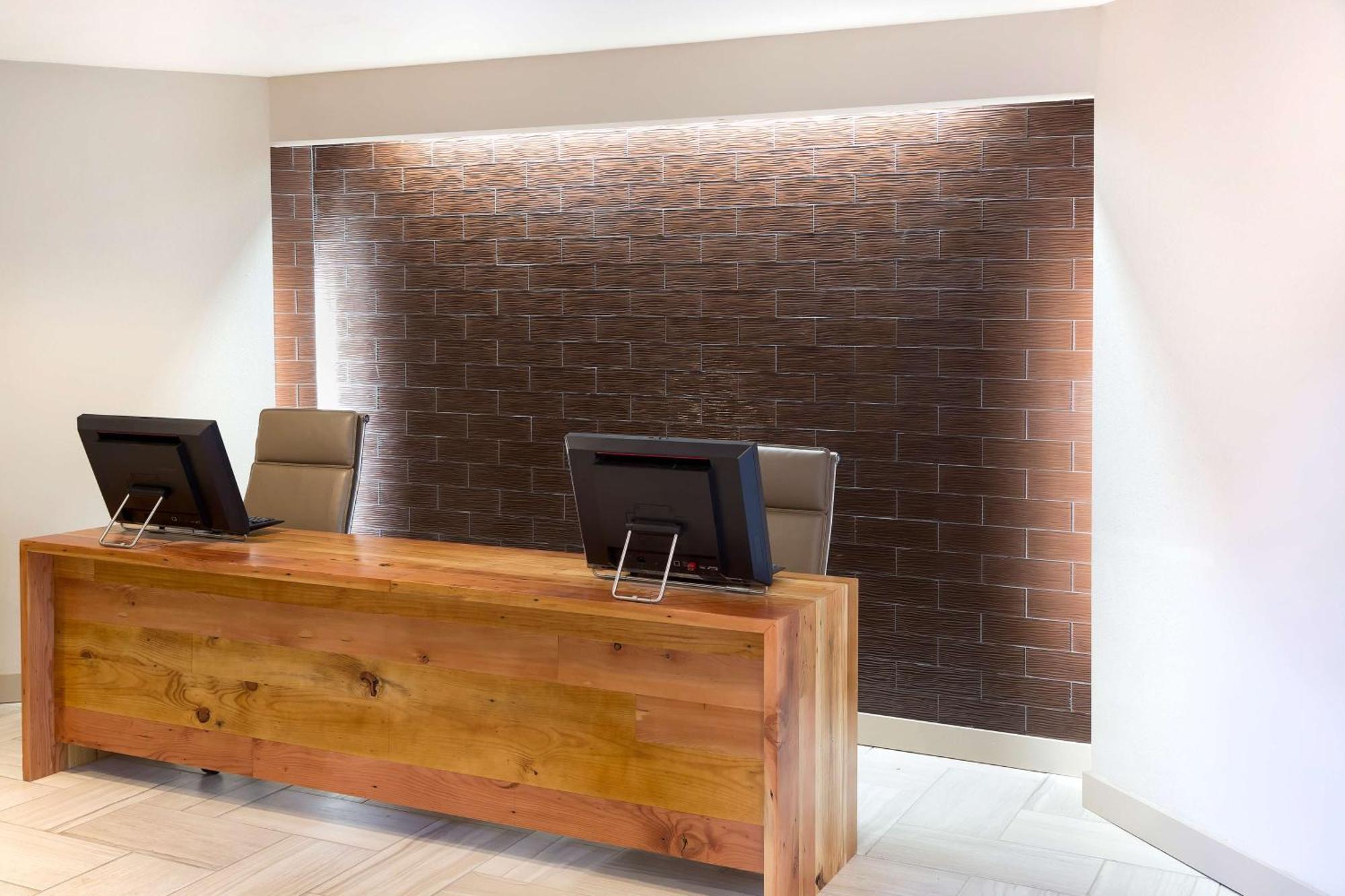 Doubletree Suites By Hilton Nashville Airport Екстер'єр фото