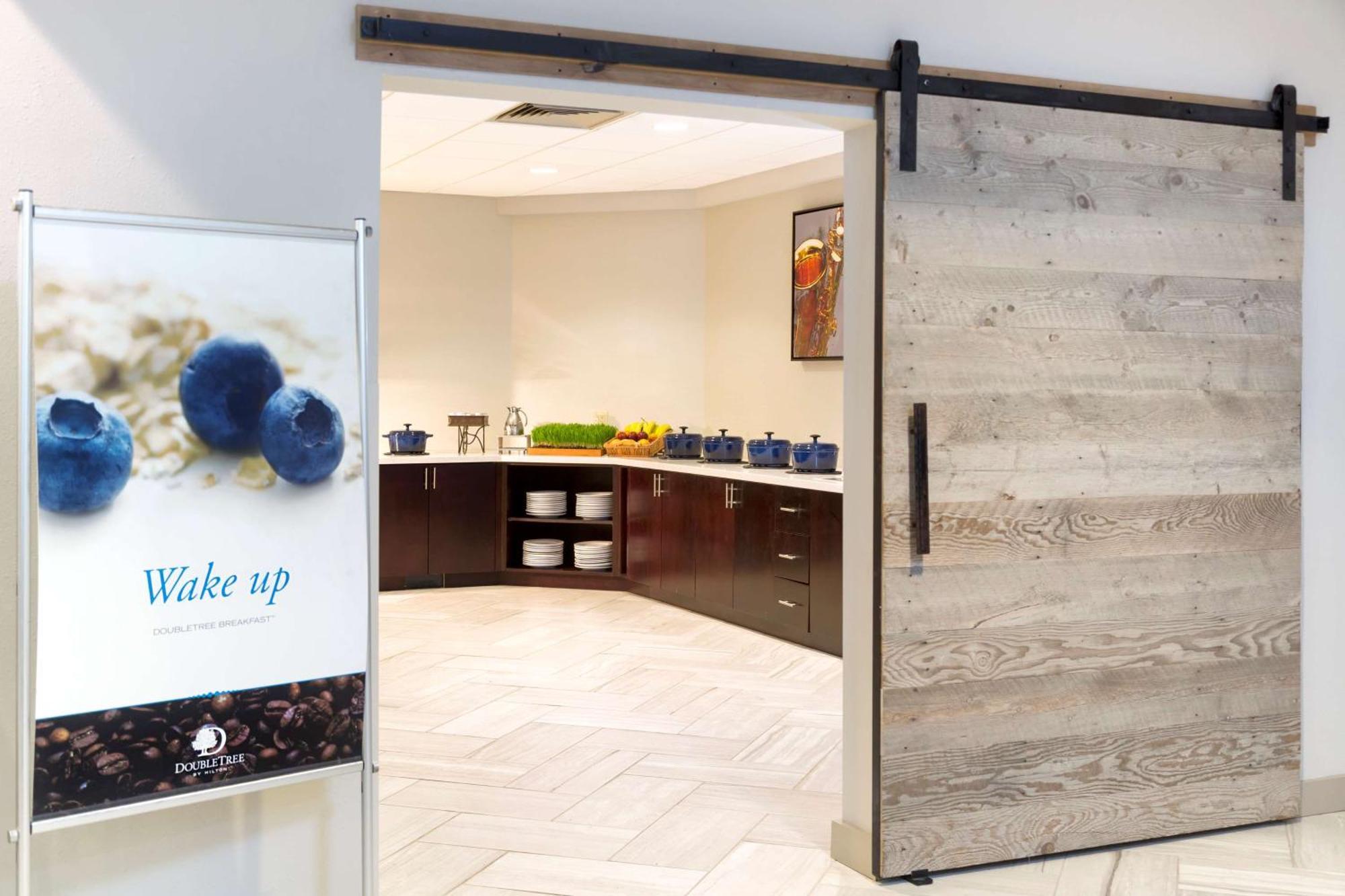 Doubletree Suites By Hilton Nashville Airport Екстер'єр фото