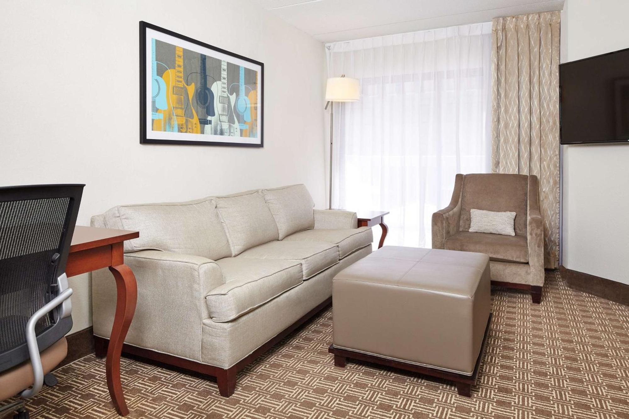 Doubletree Suites By Hilton Nashville Airport Екстер'єр фото